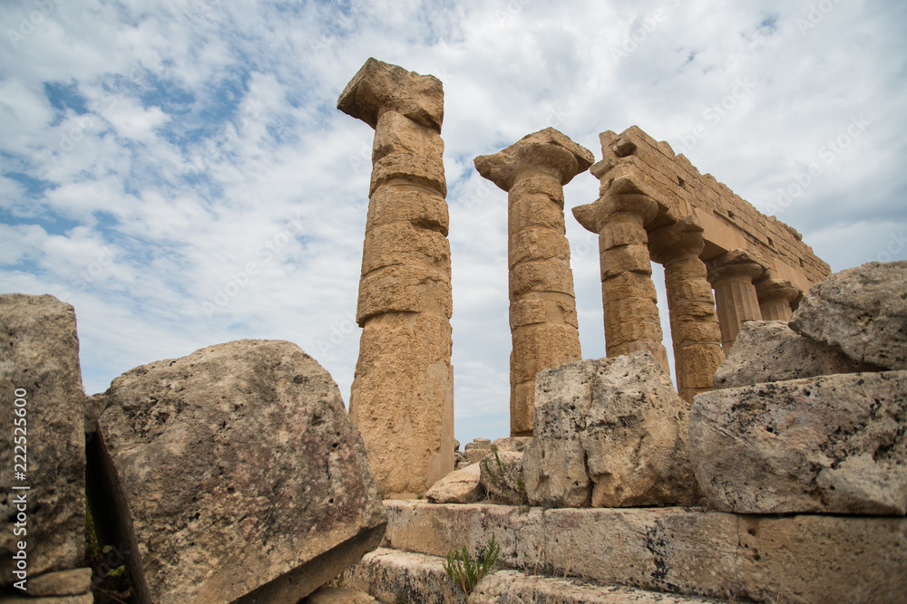 Säulen des Tempel auf der Akropolis in Selinunt Sizilien