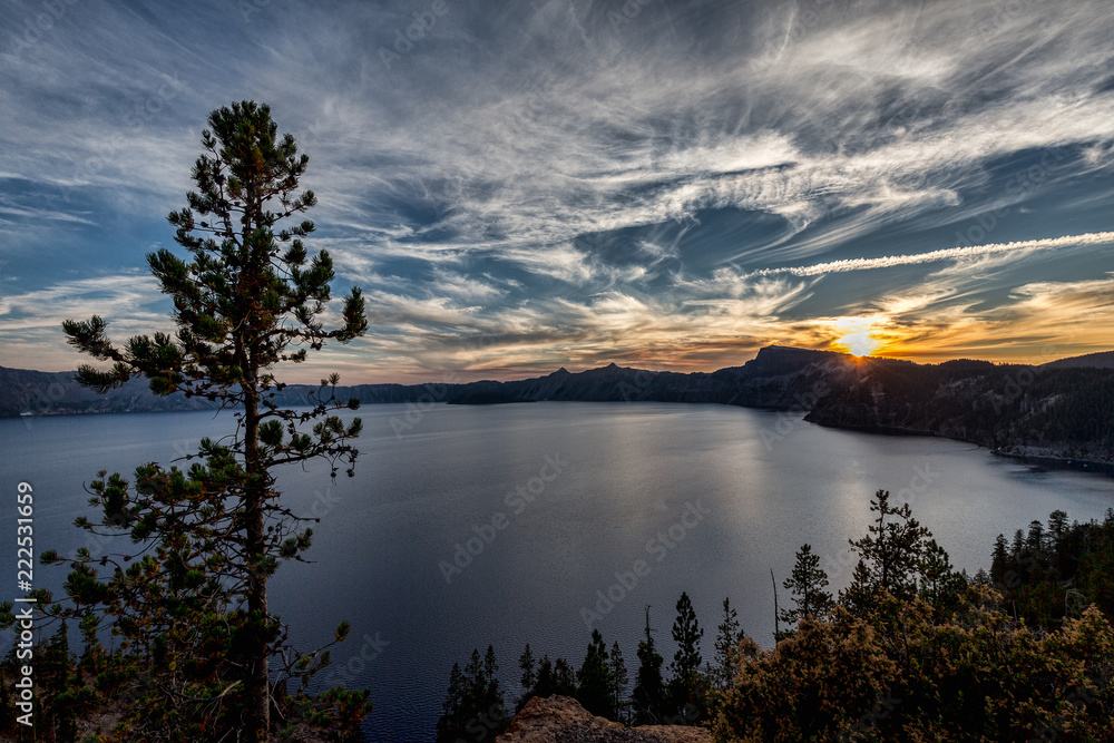 Fototapeta premium Crater Lake evening