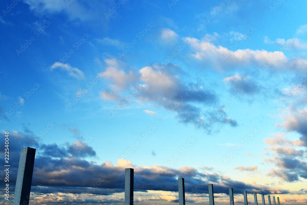 Fototapeta premium Blue, cloudy sky