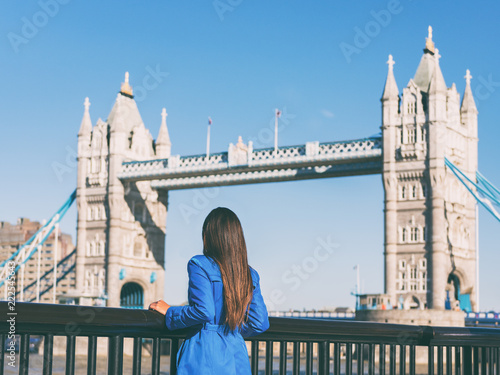Canvas Print London woman walking in city people lifestyle