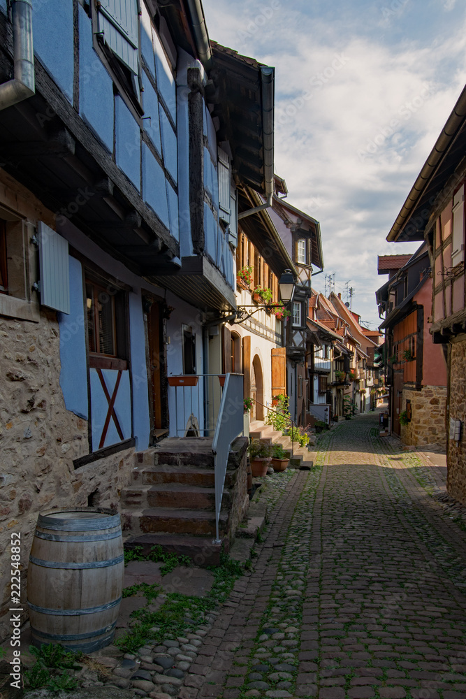 In der Altstadt von Eguisheim, Alsace, Frankreich 