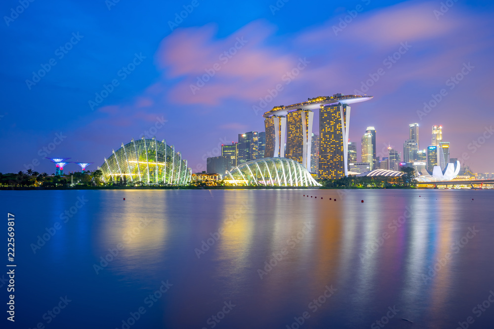 Naklejka premium Panoramę miasta Singapur w Singapurze