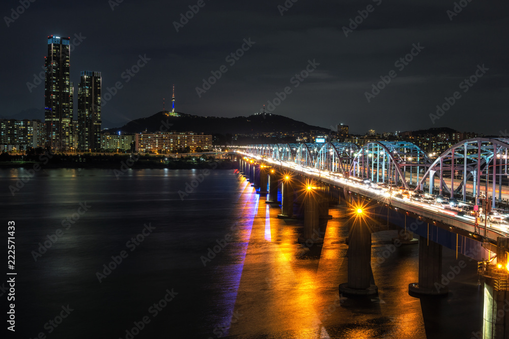 Fototapeta premium Dongjak bridge and Namsan tower