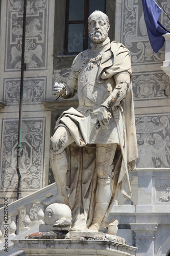 Statue