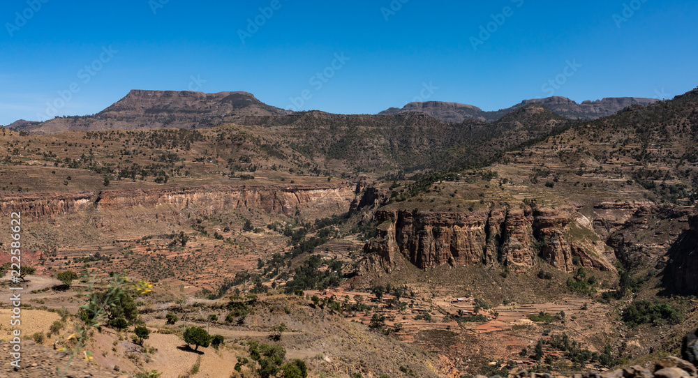 Äthiopien - Landschaft zwischen Aksum und Hawzien Äthiopien - Landschaft zwischen Aksum und Hawzien