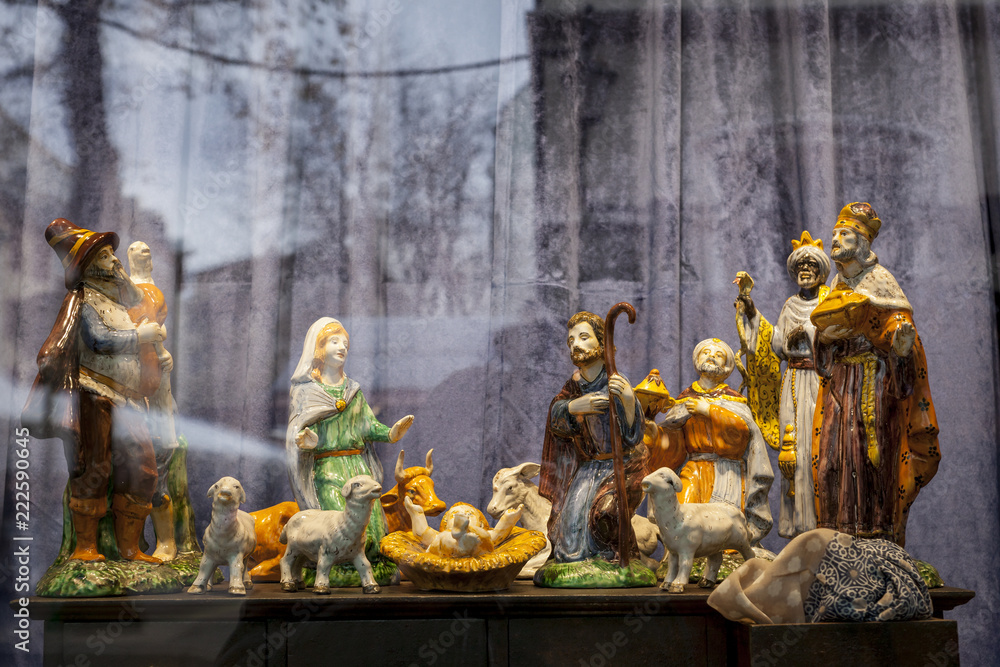 Creche top miniature noel