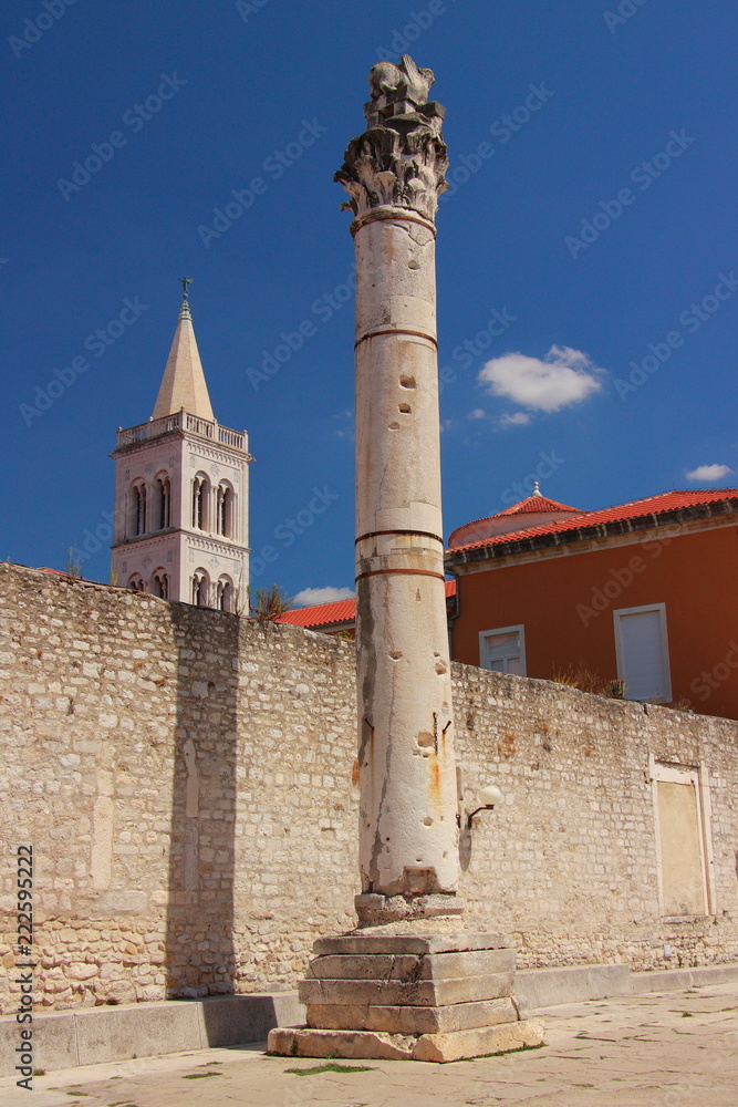 Chorwacja, Zadar - rzymska kolumna niedaleko serbskiej cerkwi św. Eliasza.