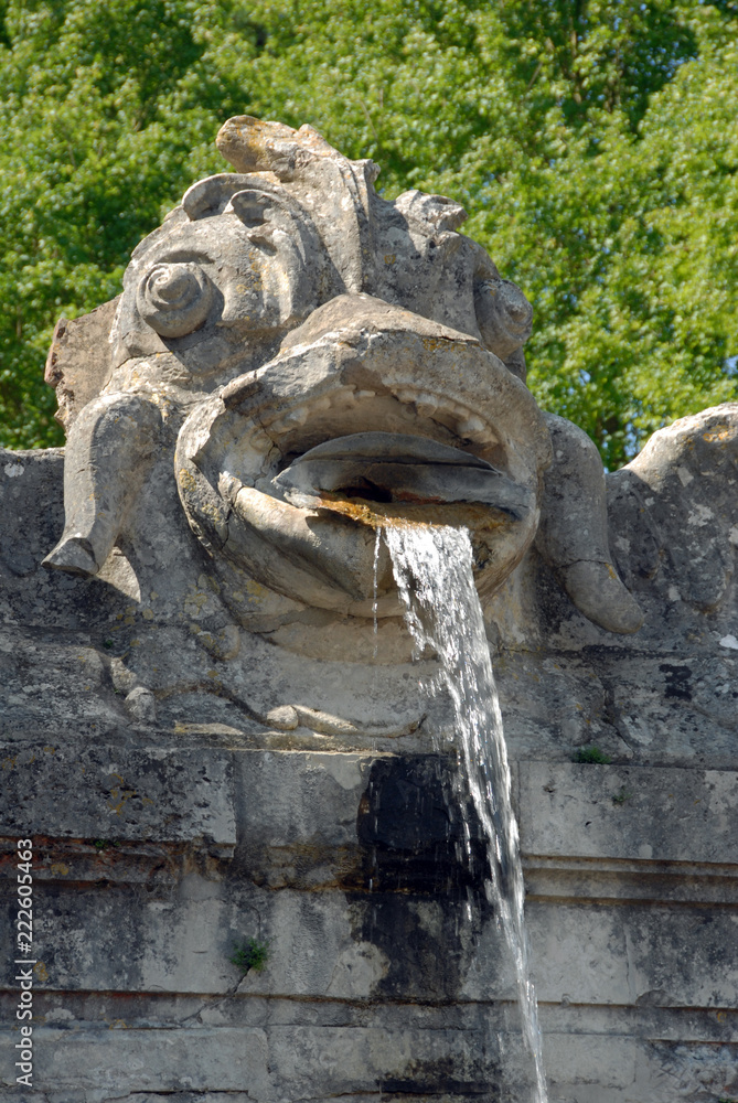 Ville de Vernon, fontaine du Château de Bizy, département de l'Eure, Normandie, France