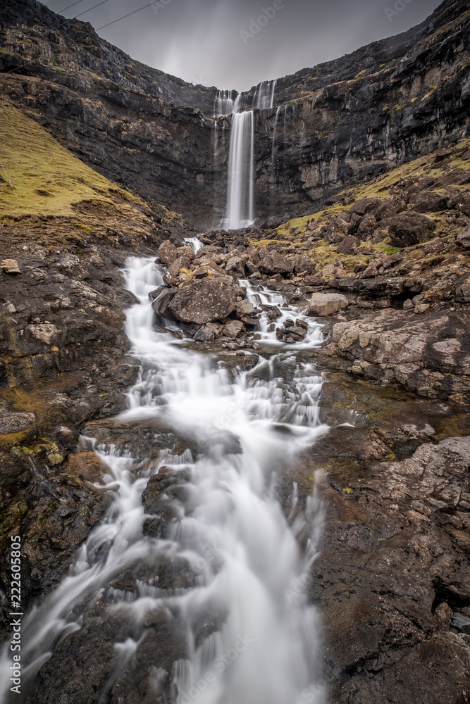 Obraz premium waterfall in Faeroe