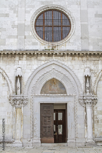 Portal des Domes in Koper