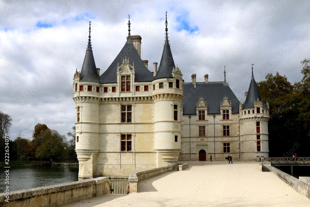 Fototapeta premium Azay-le-Rideau, france, fortress, castle, tower, architecture, medieval, old, ancient, europe, building, travel, historic, history, lake
