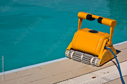a water cleaner for cleaning swimming pools