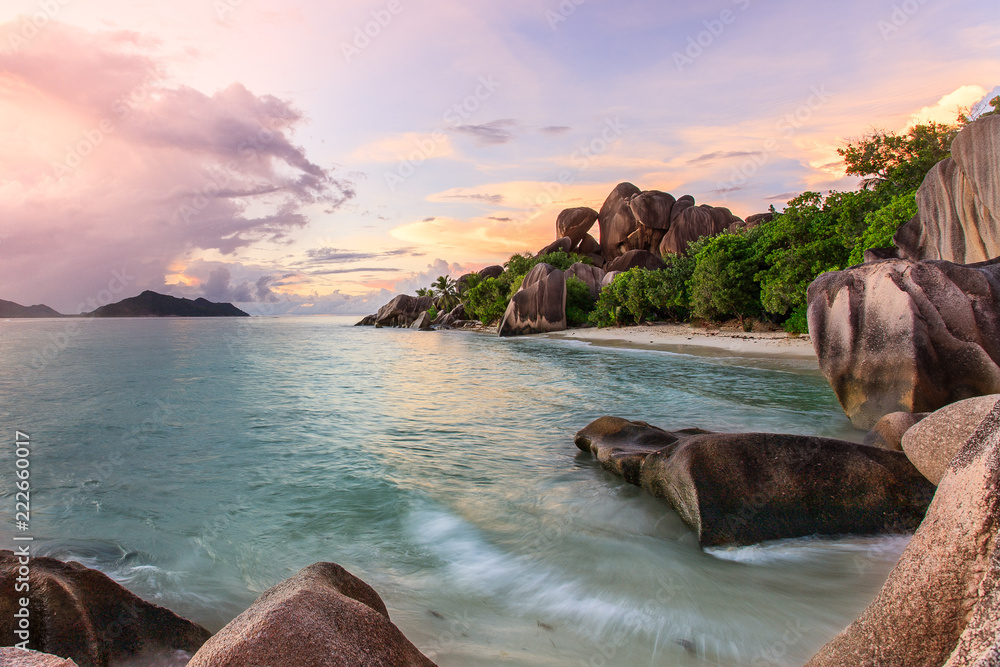 Fototapeta premium Anse Source d'Argent, La Digue at Sunset