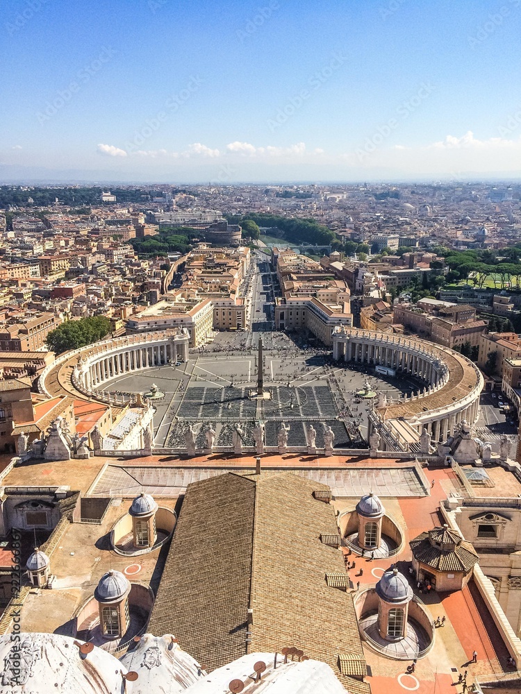 Blick auf den Petersplatz im Vatikan
