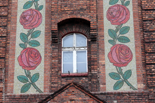 Nikiszowiec Katowice flowers on building facade