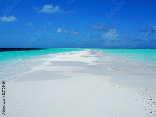 the beach in Maldives © Twill
