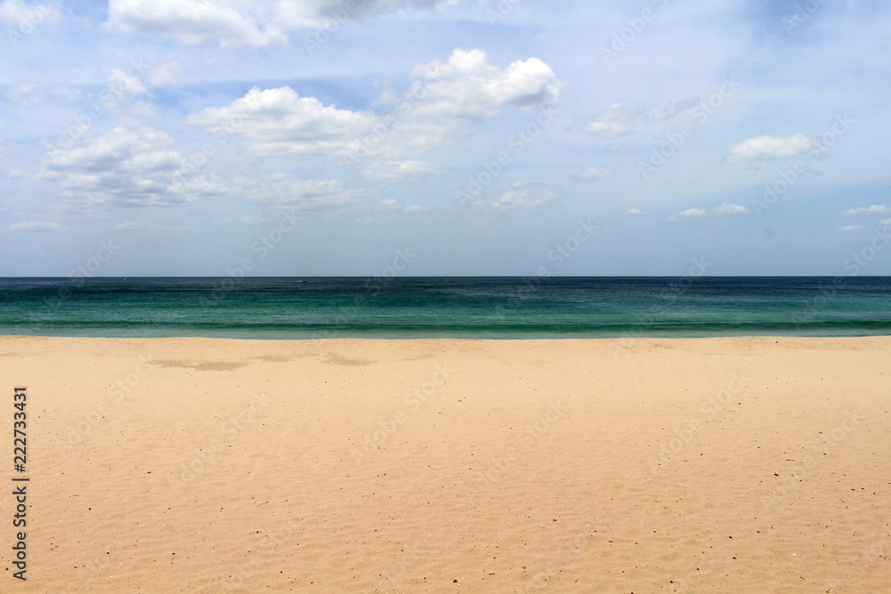 The white sand beach and lazy wave of Dutch Bay in Trincomalee