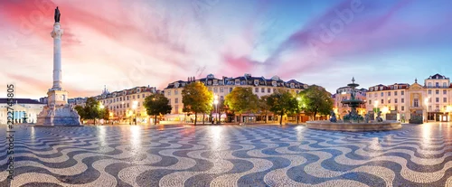 Obraz  z motywem Lisbon panorama in Rossio square, Portugal
