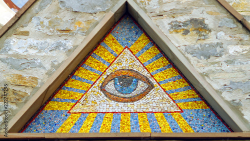 Obraz na płótnie All-seeing eye of God - a mosaic of wall background medieval church w salonie
