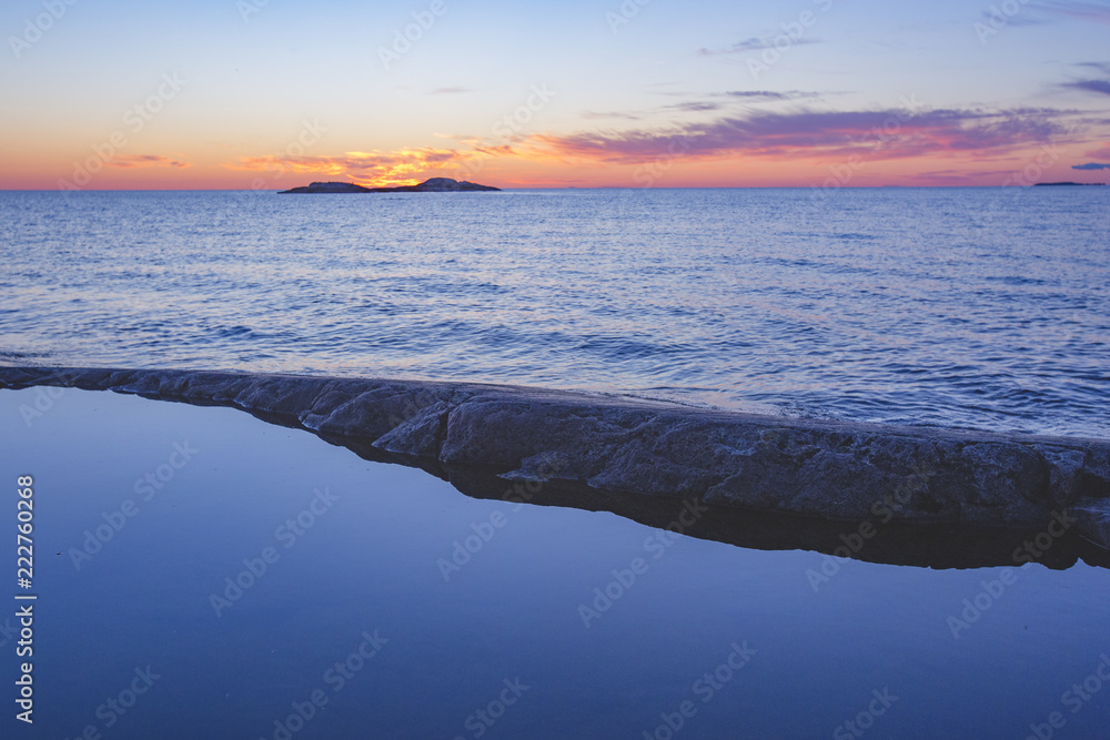 Obraz premium Onega Lake sunset. Karelia landscape