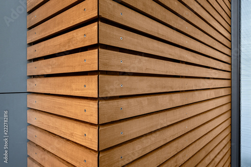 Holzverkleidung modernes Gebäude
