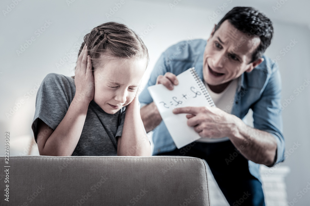 yelling at child doing homework