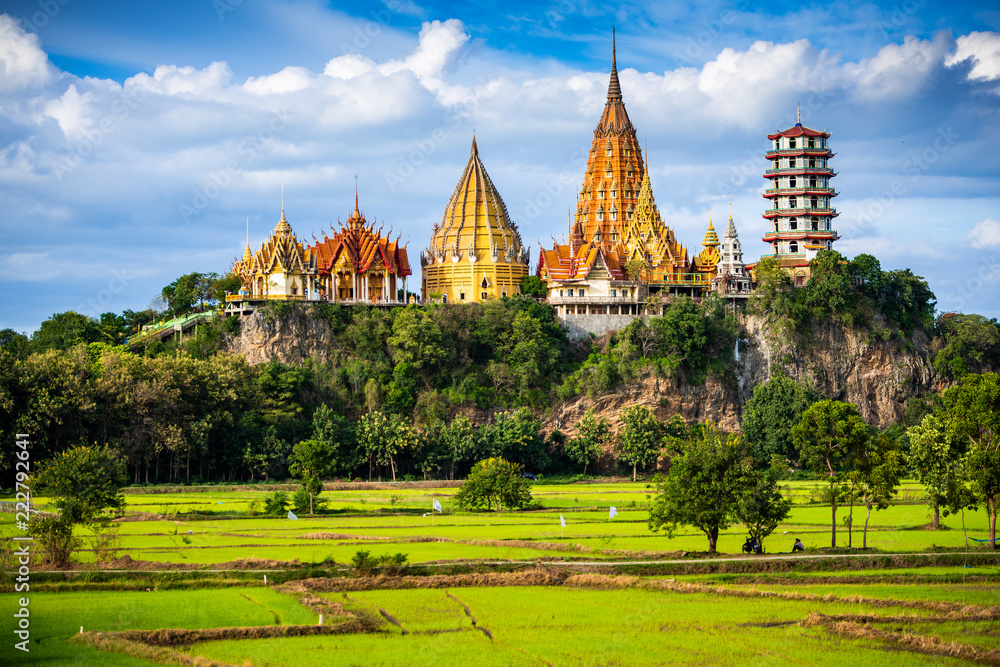 Obraz premium Wat Tham Kao, Kanchanaburi, Thailand