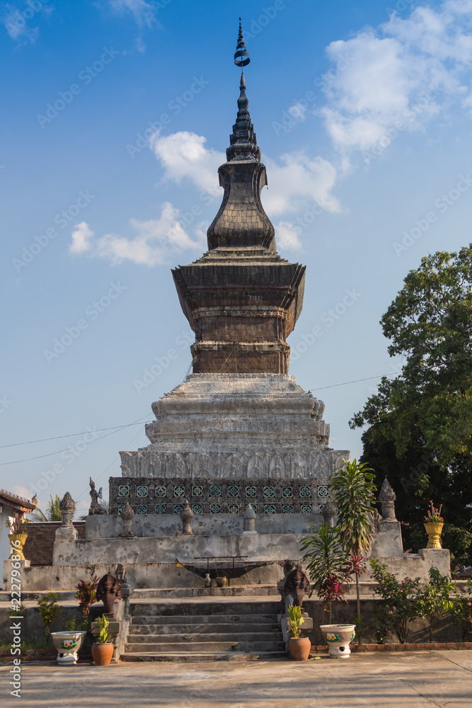 Fototapeta premium The famous marble temple Benchamabophit from Bangkok, Thailand