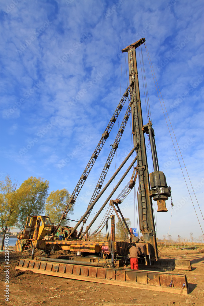 pile driving machine in construction site pile driving machine in construction site