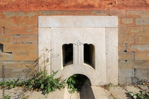 Photography White marble drainage holes in the Eastern Royal Tombs of the Qing Dynasty, chin