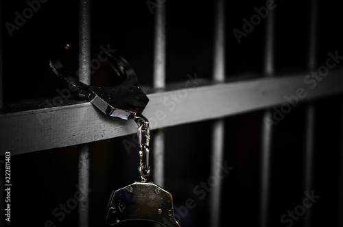 Shackle hook stuck in the dark jail