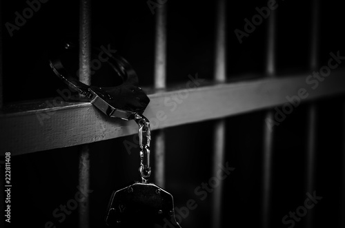 Shackle hook stuck in the dark jail