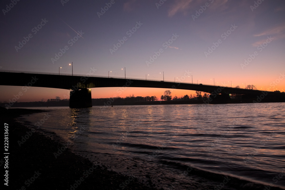 Brücke im Abendrot