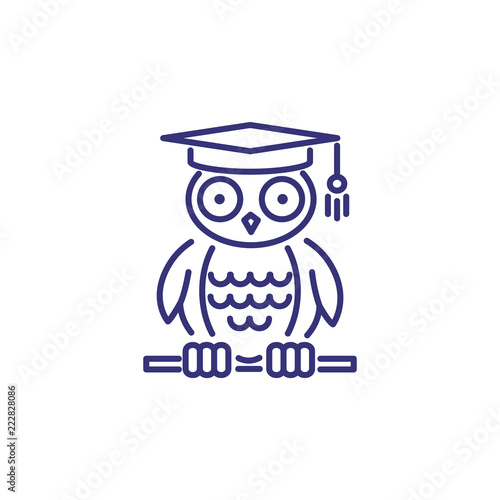 Wisdom line icon. Owl in graduation cap. Education concept. Can be used for topics like college, university, degree, knowledge.