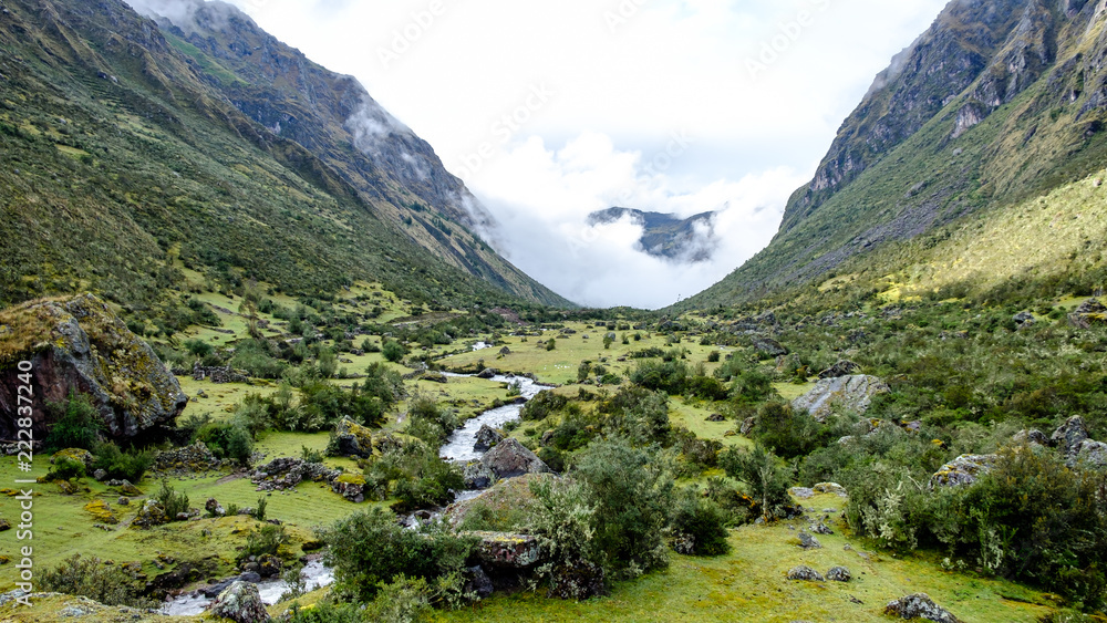 Naklejka premium Valley in the mountains