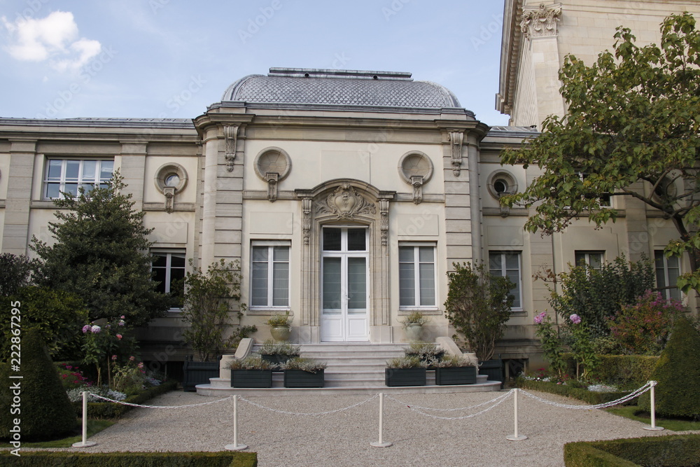 Jardin de l'Assemblée Nationale, Palais Bourbon à Paris	