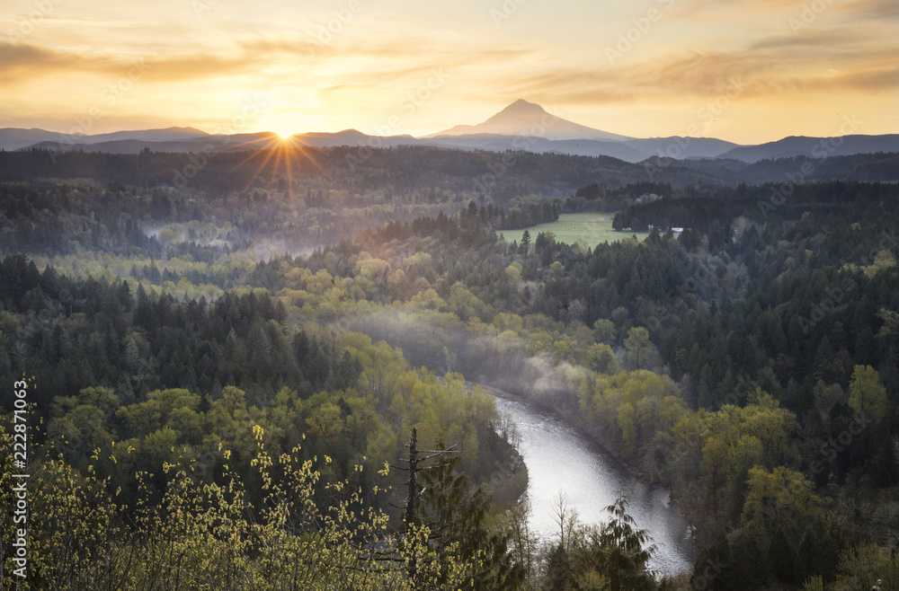 Fototapeta premium Sunrise over a valley near mt Hood, Oregon