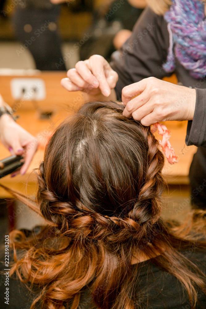 Obraz premium Girl and beautiful hairstyle