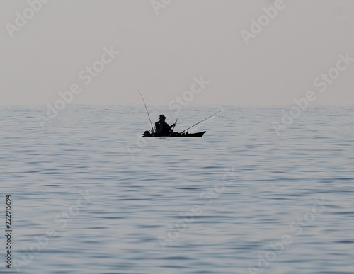 Pescando en la barca