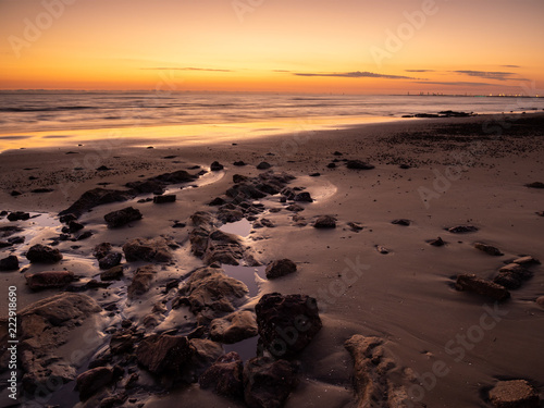 Fototapeta Naklejka Na Ścianę i Meble -  Shoreline Sunrise