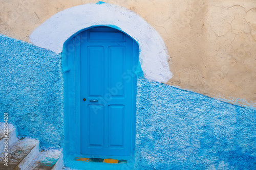 Traditional doorway in Chefchaouen in Morocco © Marko Rupena