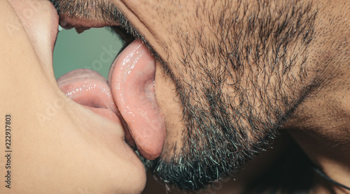 Canvastavla Danger of contracting a kiss
