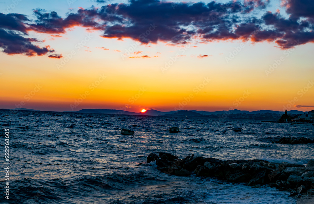 Obraz premium Wunderschöner Sonnenaufgang in Promajna in Kroatien