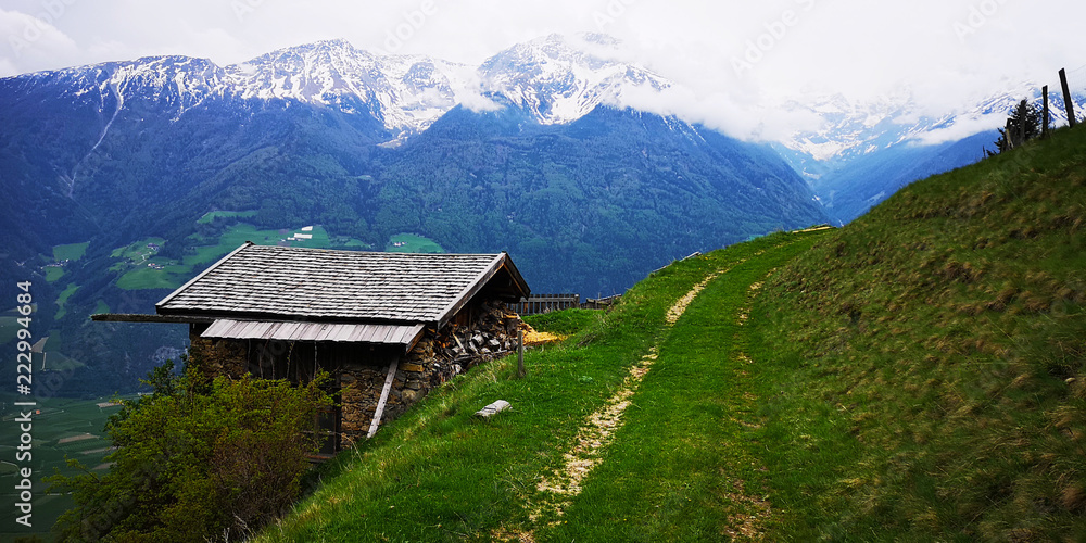 Alpenhütte am Wegesrand