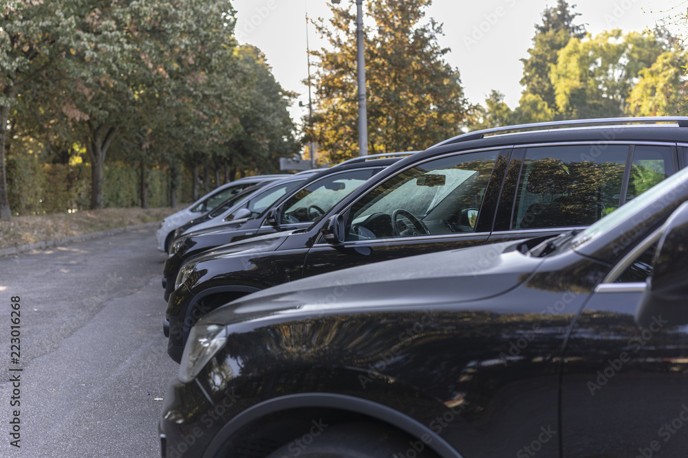 Gebrauchtwagen in einer Reihe Gebrauchtwagen in einer Reihe