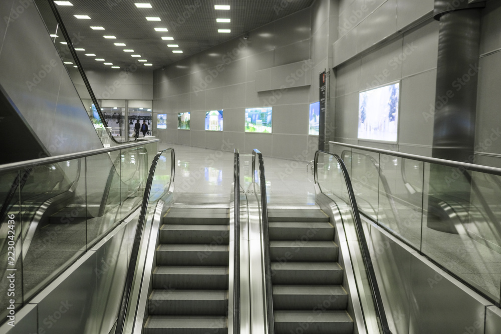 Obraz premium The image of an escalator