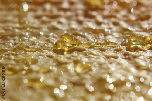 drop the falling honeycomb closeup