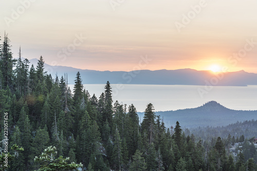 Fototapeta Naklejka Na Ścianę i Meble -  Lake Tahoe Sunset #8