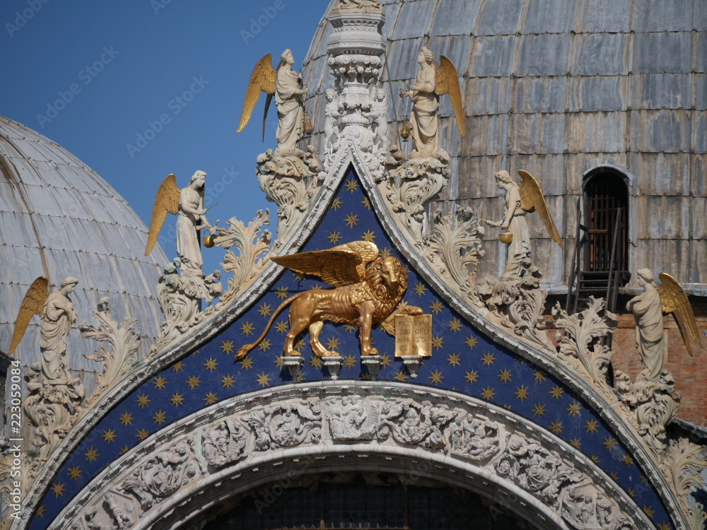 Fototapeta premium Wenecja - symbol Serenissimy w bazylice San Marco na Piazza San Marco