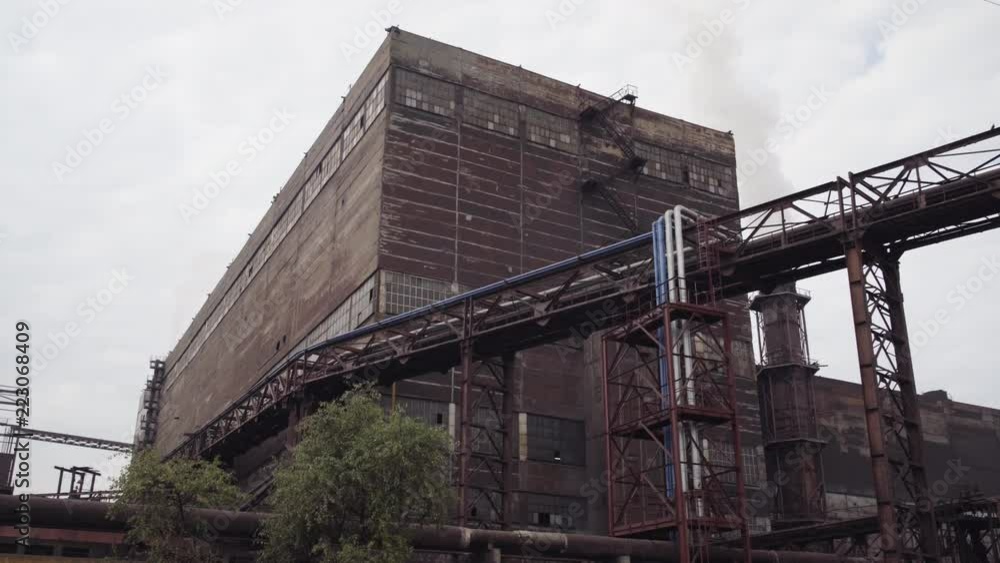 building on the mining and processing plant. building on the mining and processing plant.
